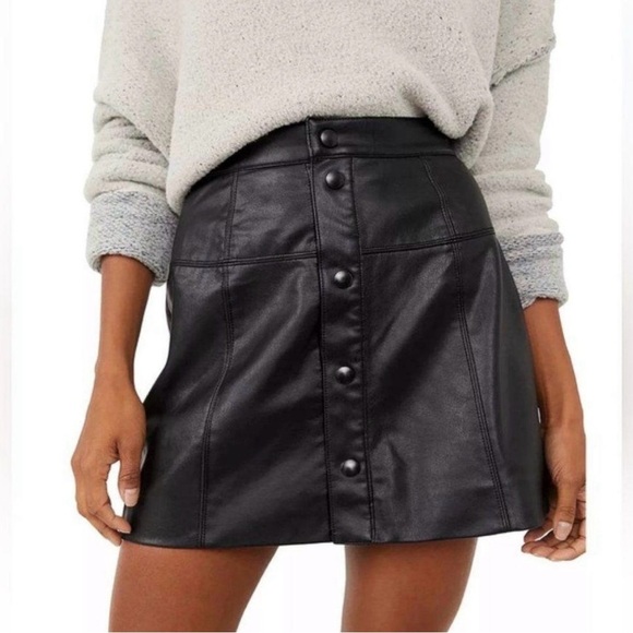 EUC! Free People Maisie Vegan Mini Skirt, sz 6 - Picture 1 of 6